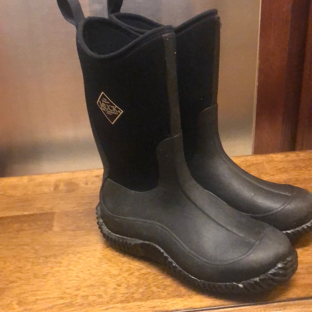 Size 3 Kids Muck boots